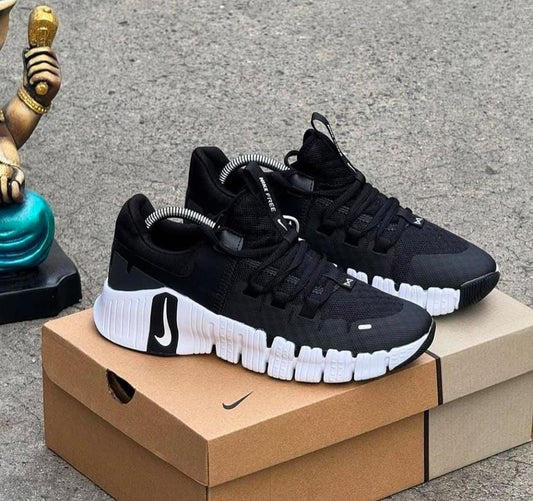 NIKE 10